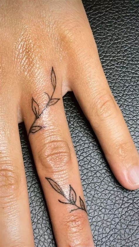 20 Drool Worthy Finger Tattoo Designs For Women 20 Drool Worthy Finger Tattoo Designs For Women