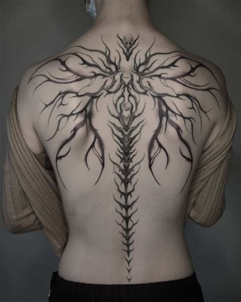 25 Beautiful Spine Tattoos Body Artifact Back Tattoos For Guys