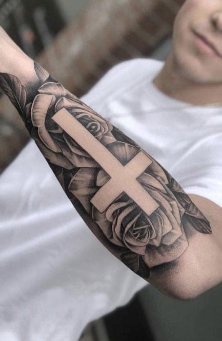 30 Cross Tattoo Designs For Men Amp Meaning The Trend Spotter