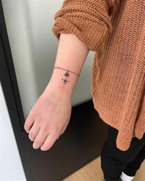 85 Wrist Tattoo Ideas For An Accessory That Doesn T Go Out Of Style