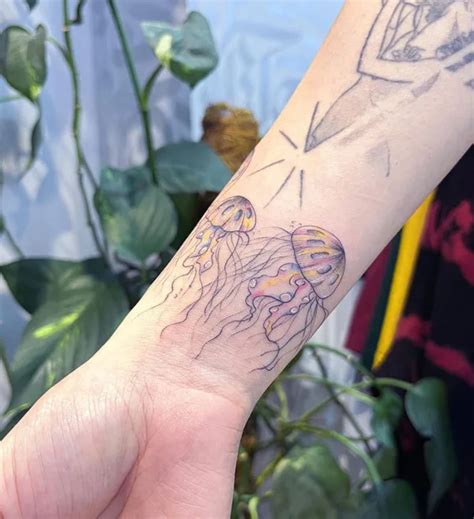 95 Astonishing Jellyfish Tattoo Ideas To Look Into Today