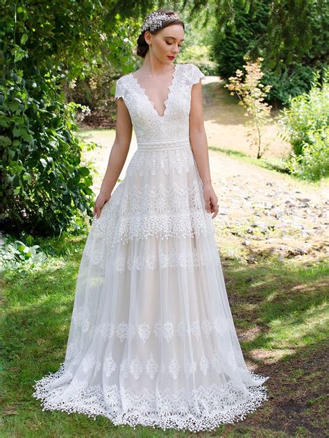 Cap Sleeve Boho Wedding Dress Ideas for Your Dream Ceremony