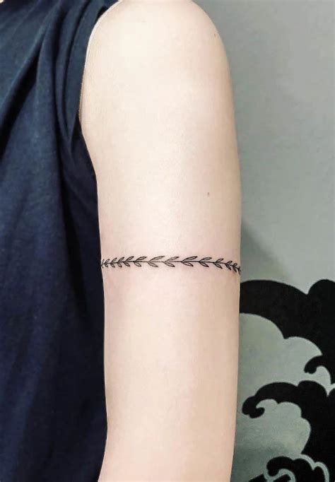 Female Simple Armband Tattoo Tattoo Style Trends