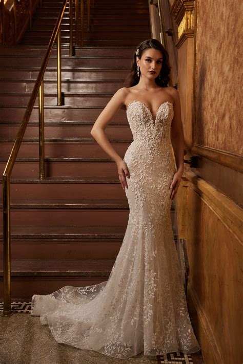 Fit-Flare Wedding Dress: Discover the Perfect Blend of Elegance and Comfort