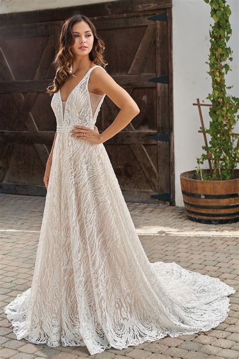 Lace Romantic Wedding Gowns: Find Your Dream Dress Today