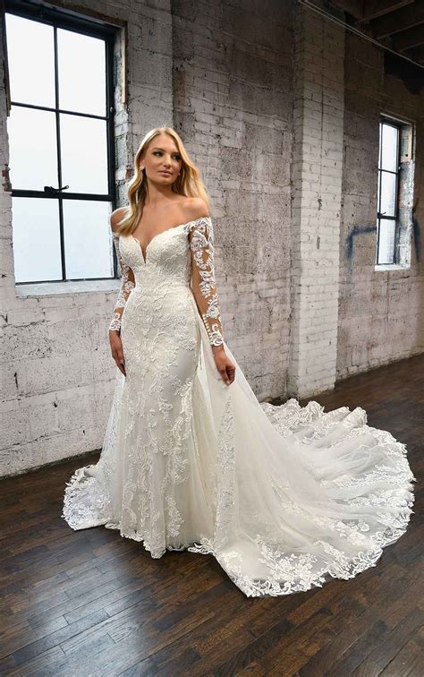 Long Sleeve Lace Wedding Dress Trends for 2023
