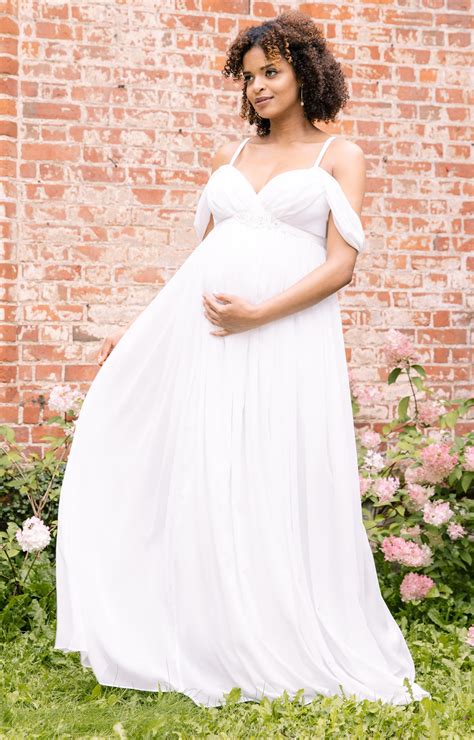 Best Maternity Wedding Dresses: Unique Choices
