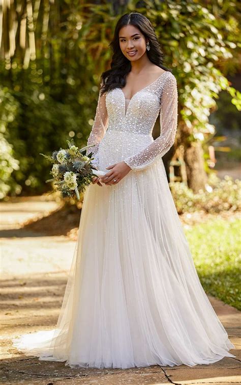 Elegant Pearl Long Sleeve Wedding Dress Trends