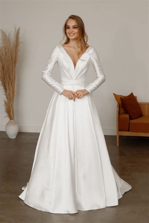 Silk Wedding Dresses With Sleeves