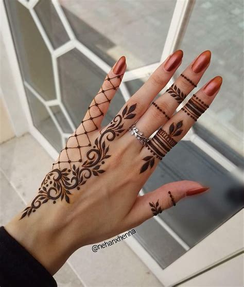 Simple Hand Tattoo Mehndi Design