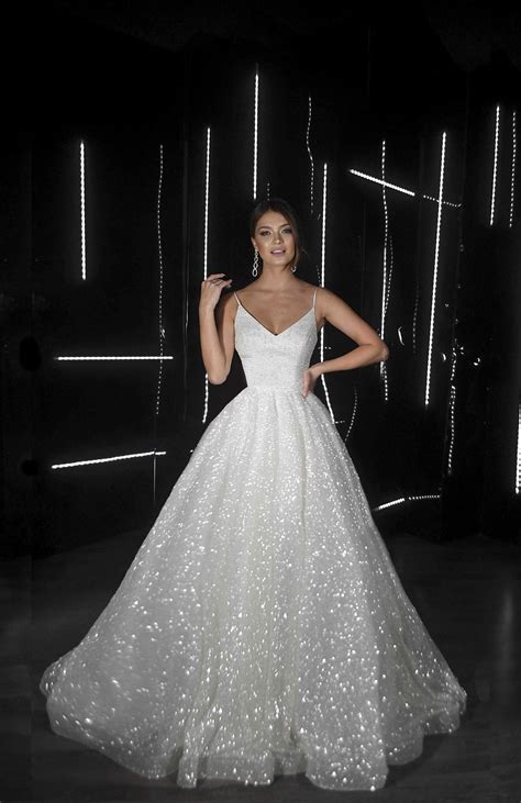 Sparkle White Wedding Dress: Unveil Elegance and Timeless Beauty
