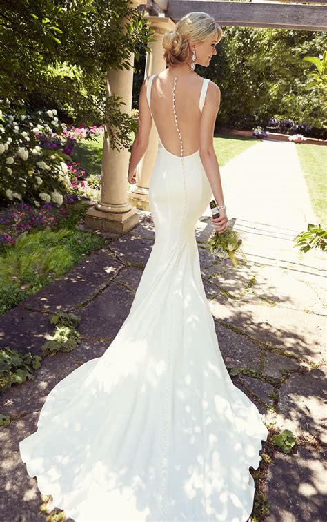 Ultimate Guide to Strapless Backless Wedding Dresses