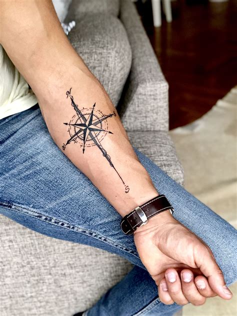 Tattoo Arm Compass Tatto Design