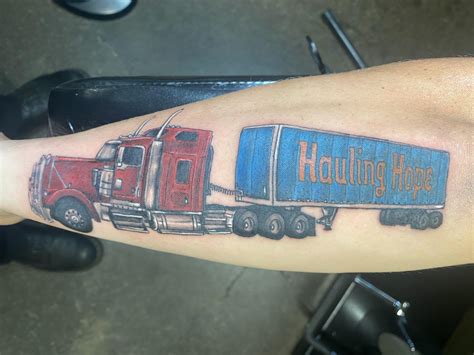 Trucker Tattoos Ein Pinocchio Im Intimbereich Wie Ein Lkw Fahrer Mit Trucker Tattoos Ein Pinocchio Im Intimbereich Wie Ein Lkw Fahrer Mit