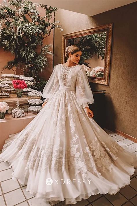 Ultimate Guide to Stunning Tulle Sleeve Wedding Dresses 2023