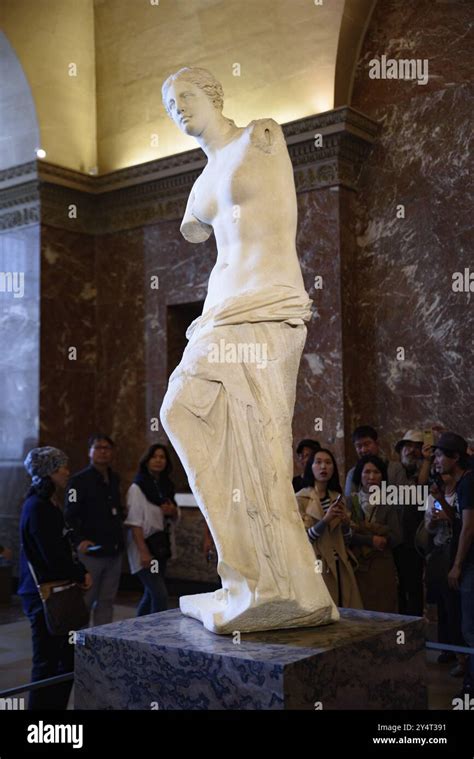 Venus de Milo Sculpture: Ancient Beauty Unveiled