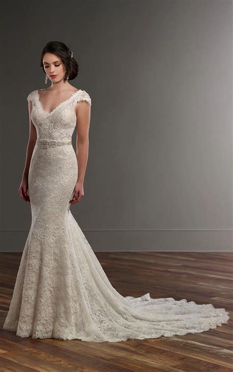Vintage Lace Bridal Dress: Timeless Elegance for Your Big Day