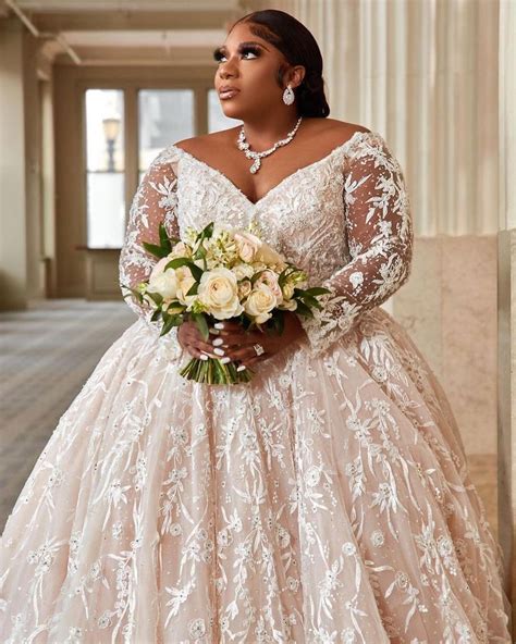 Stunning Wedding Gowns for Curvy Brides